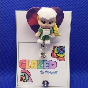 🆕Badge Reel 🛍🤩Free Shipping ✈️💌for bundle of 3 items and up📦